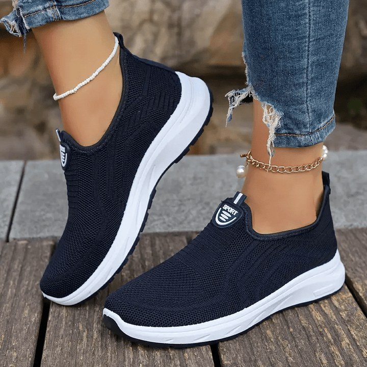 Veloura - Ademende effen slip-on modeschoenen