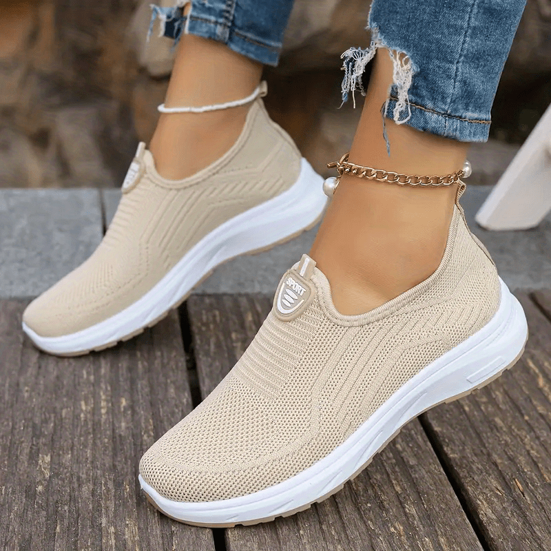 Veloura - Ademende effen slip-on modeschoenen