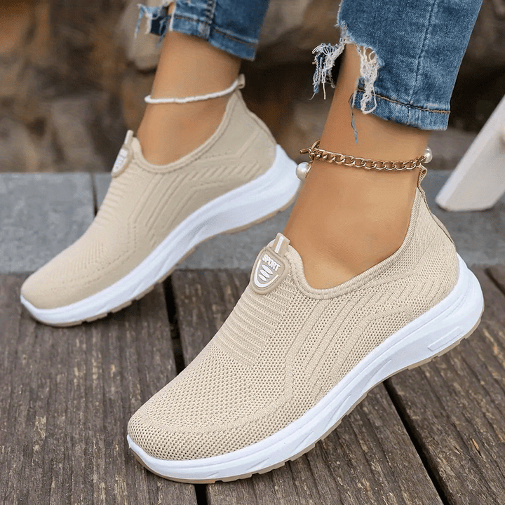 Veloura - Ademende effen slip-on modeschoenen