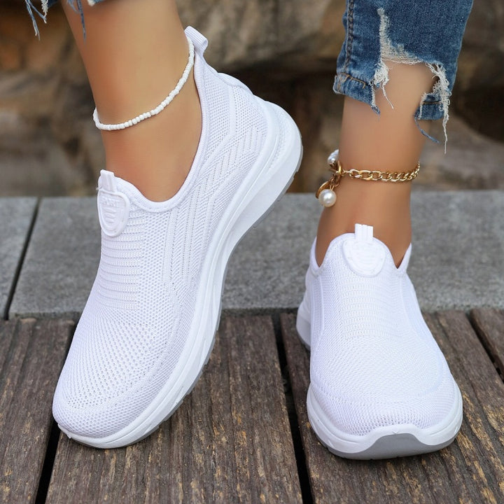 Veloura - Ademende effen slip-on modeschoenen