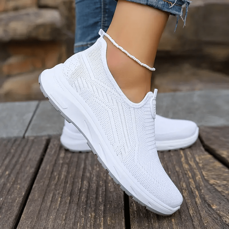 Veloura - Ademende effen slip-on modeschoenen