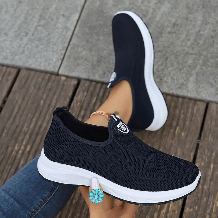 Veloura - Ademende effen slip-on modeschoenen