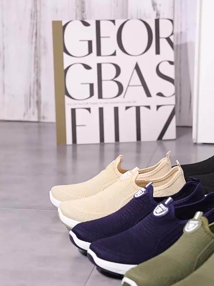 Veloura - Ademende effen slip-on modeschoenen